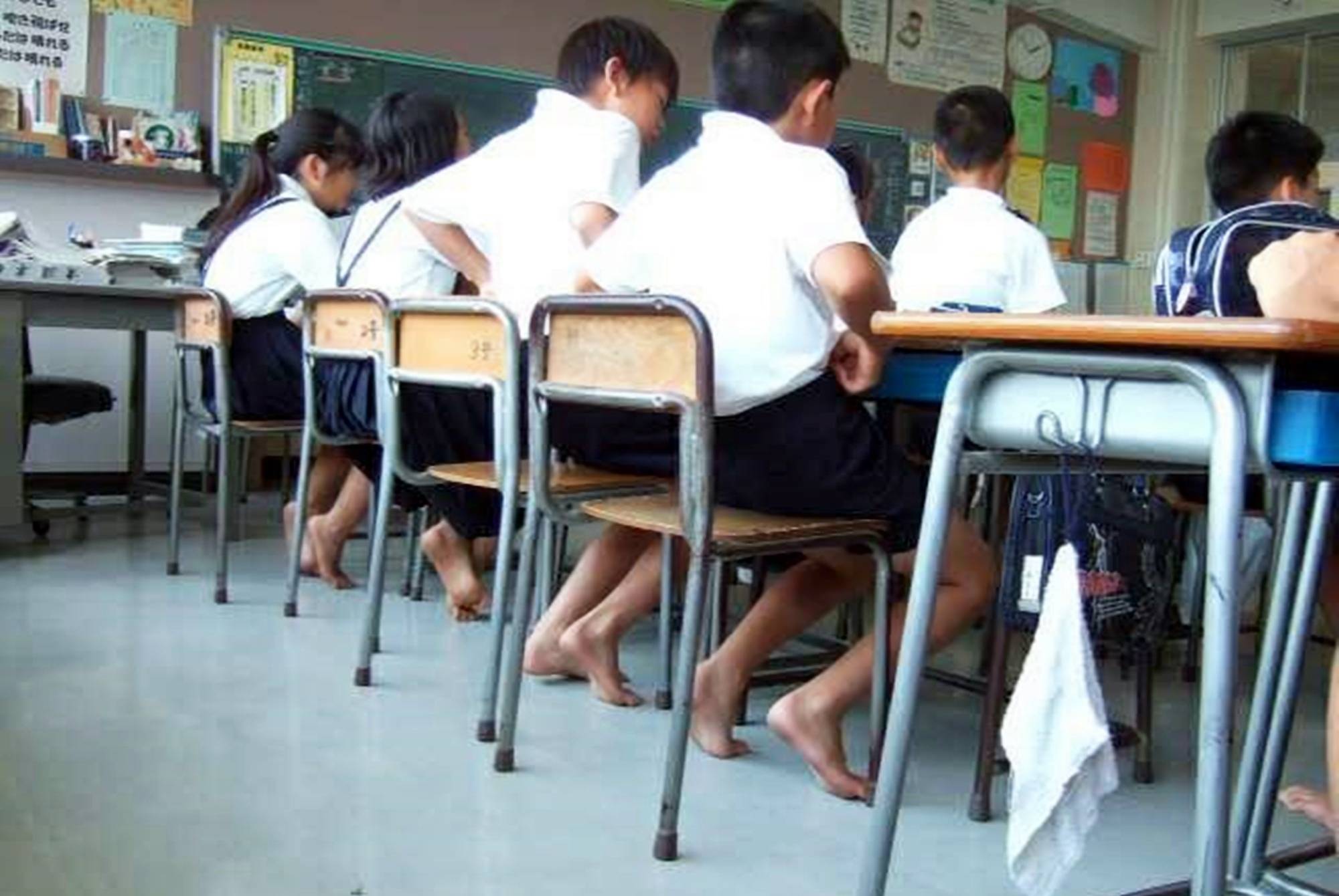 日本赤足教育成潮流，和不光脚相比，十年后孩子身体素质差距明显_脚掌