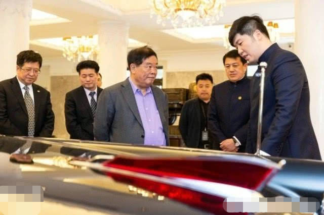 "玻璃大王"曹德旺,买辆红旗l5只让儿子开,座驾是辆老车