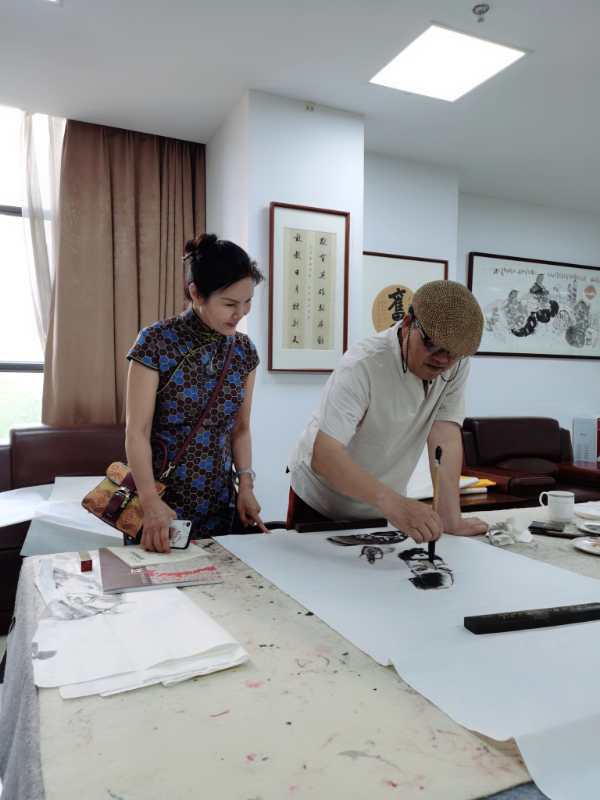 人物画|人民美术家-画之有味、品之生趣：画家俞成林