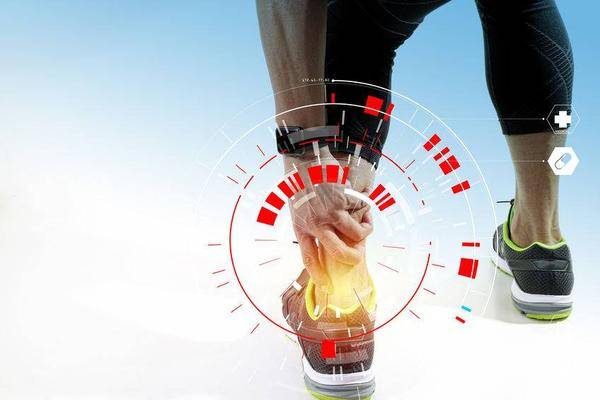 原创血糖高不高，低头看看脚！出现“两痛两痒”，暗示血糖可能在“飙升”