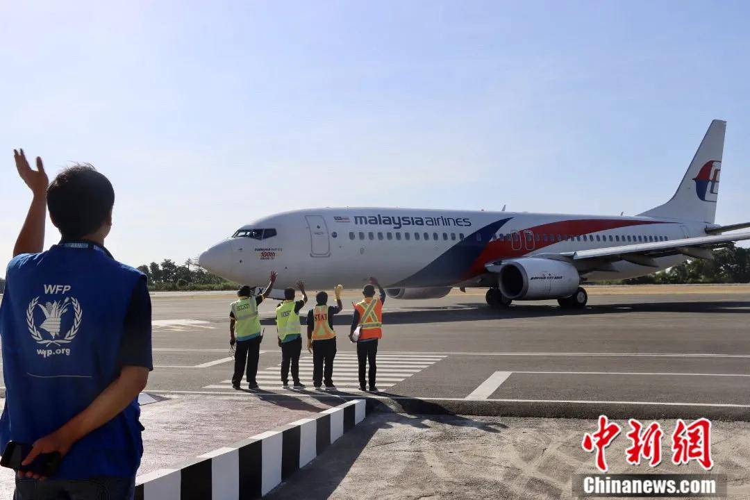 人们需要支持的时候我们往前冲，这是人道主义精神