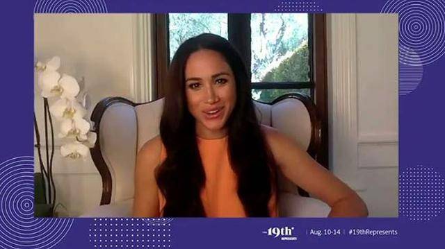 豪宅|梅根如愿以偿,坐在大豪宅开视频会议,浓浓的烟熏妆很抢镜