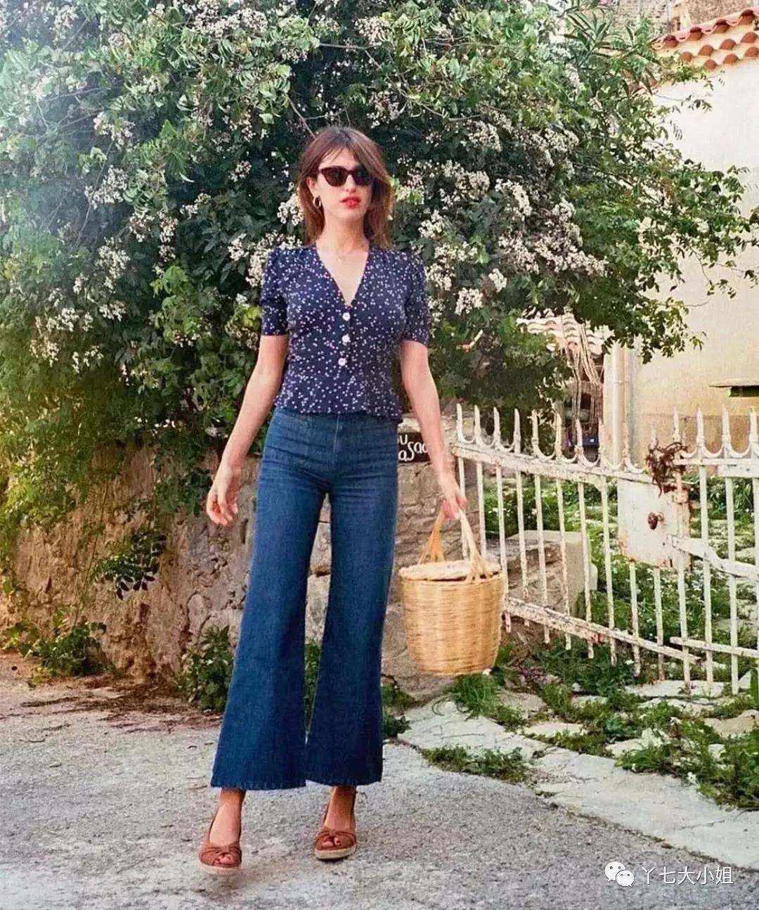 装饰|嫌衣服单调？加几颗小钮扣，眼睛都看直了~