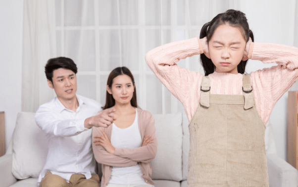 原创李玫瑾：孩子开始顶嘴时，父母学会说这三句话，孩子前途更光明