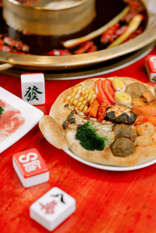 欧包|对上眼了？欧阳娜娜与奈雪的茶同框登上杂志