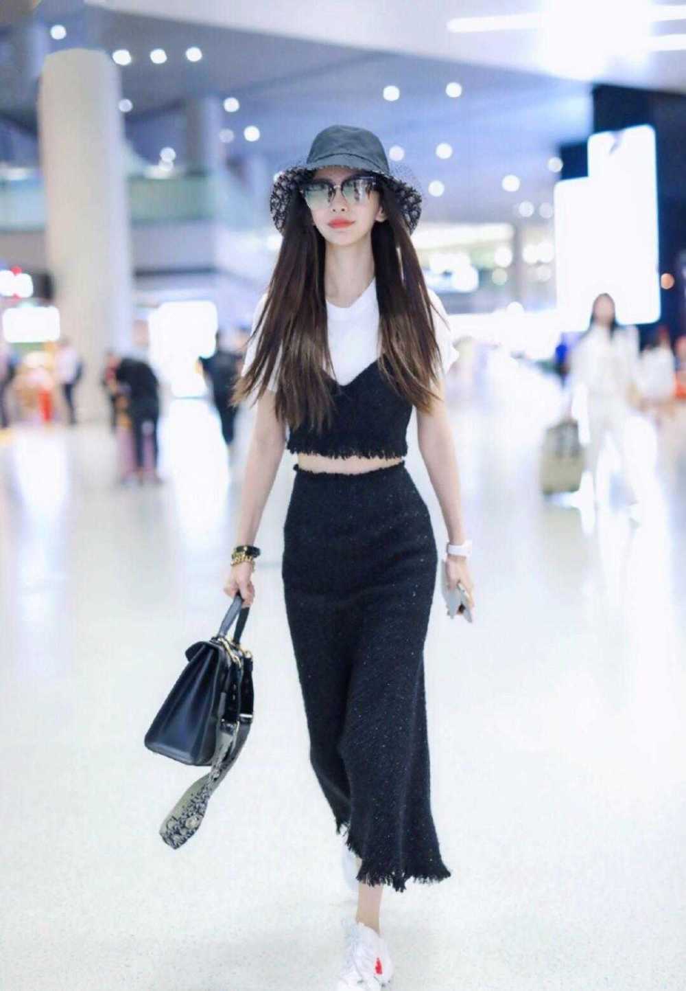 人鱼|Angelababy又“炫富”，一身名牌秀人鱼身材，150万手表太高调