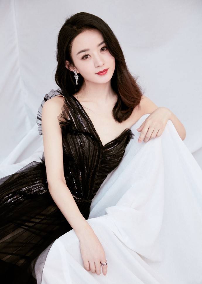 精灵|赵丽颖森系大片变身林间精灵，现在的她，和少女时期有什么不同？