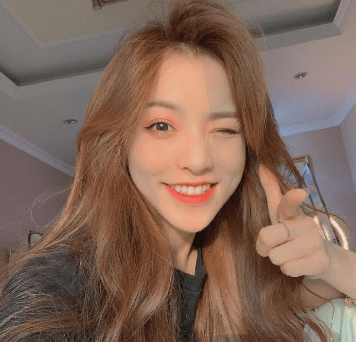 事件|刘思瑶又出黑料!撒野事件后又曝整容,水友:我和她一个医院