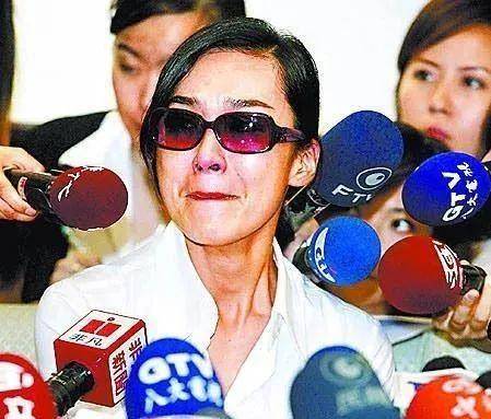 台湾名模：曾经红过林志玲，嫁入豪门被家暴7次，眼角被打缝6针