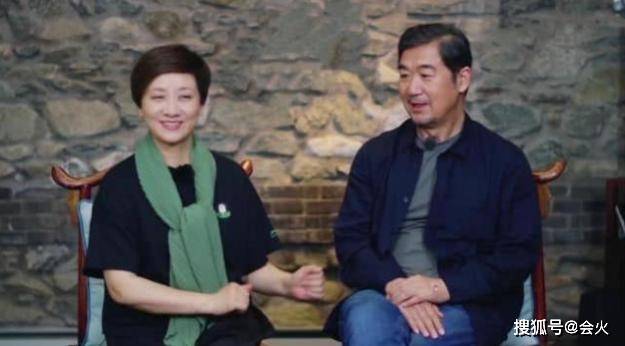 张国立|原创邓婕新片首映排场大！董卿现身打扮朴素，脚上旧款大牌鞋才七千块