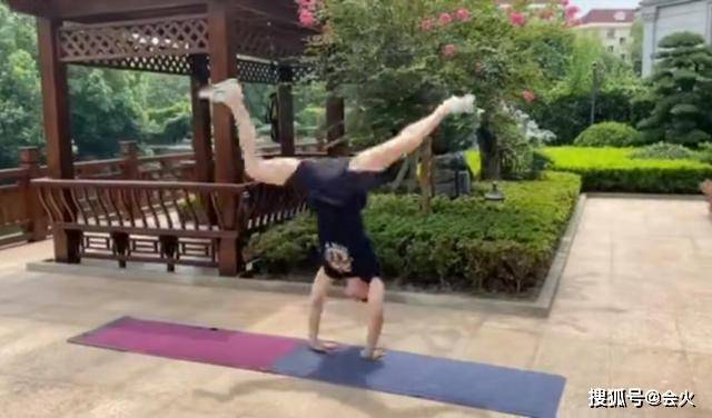 工作|原创刘翔晒4万名包，退役后没正式工作仍然生活滋润，前妻还在当演员