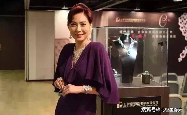 邝美云|贫民女拒做“赌王五姨太”,拒嫁豪门,她究竟靠什么赚5亿资产?