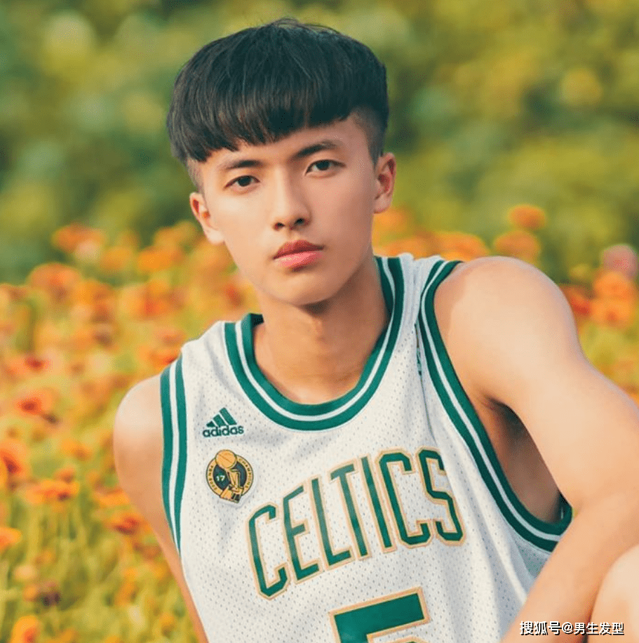 寸头|男生还在剪“寸头”？理发师建议留这4款发型，让你帅气翻倍