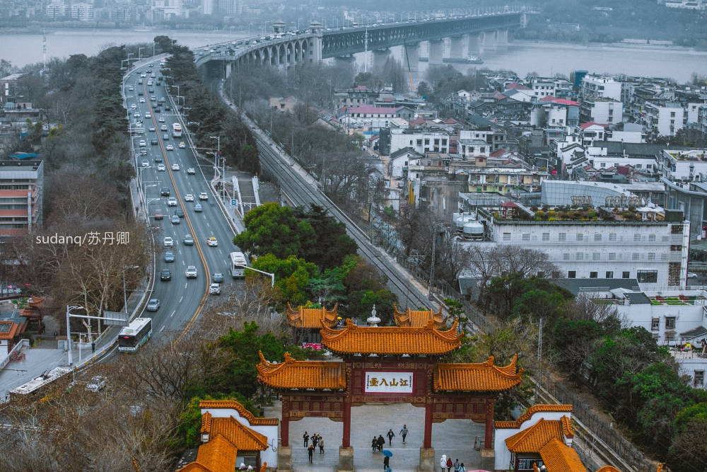 市里|武汉黄鹤楼：天下江山第一楼，繁华街市里的人间烟火
