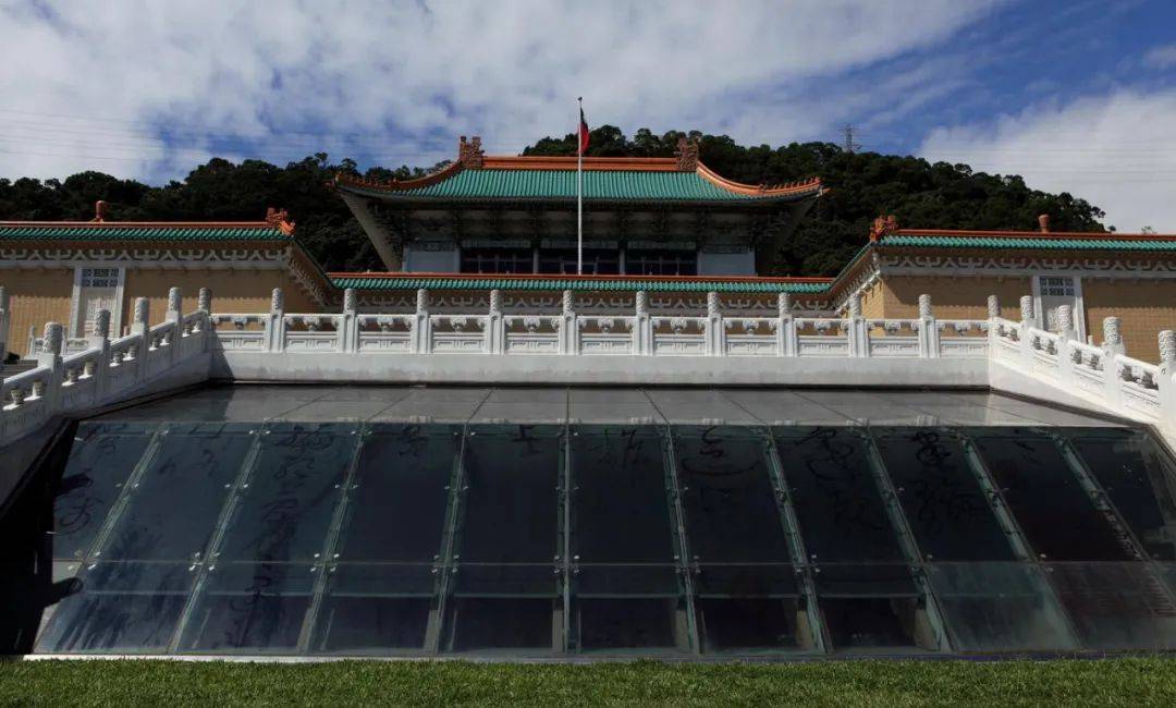 2020世界各都会区gdp_近十年中国gdp数据图(3)