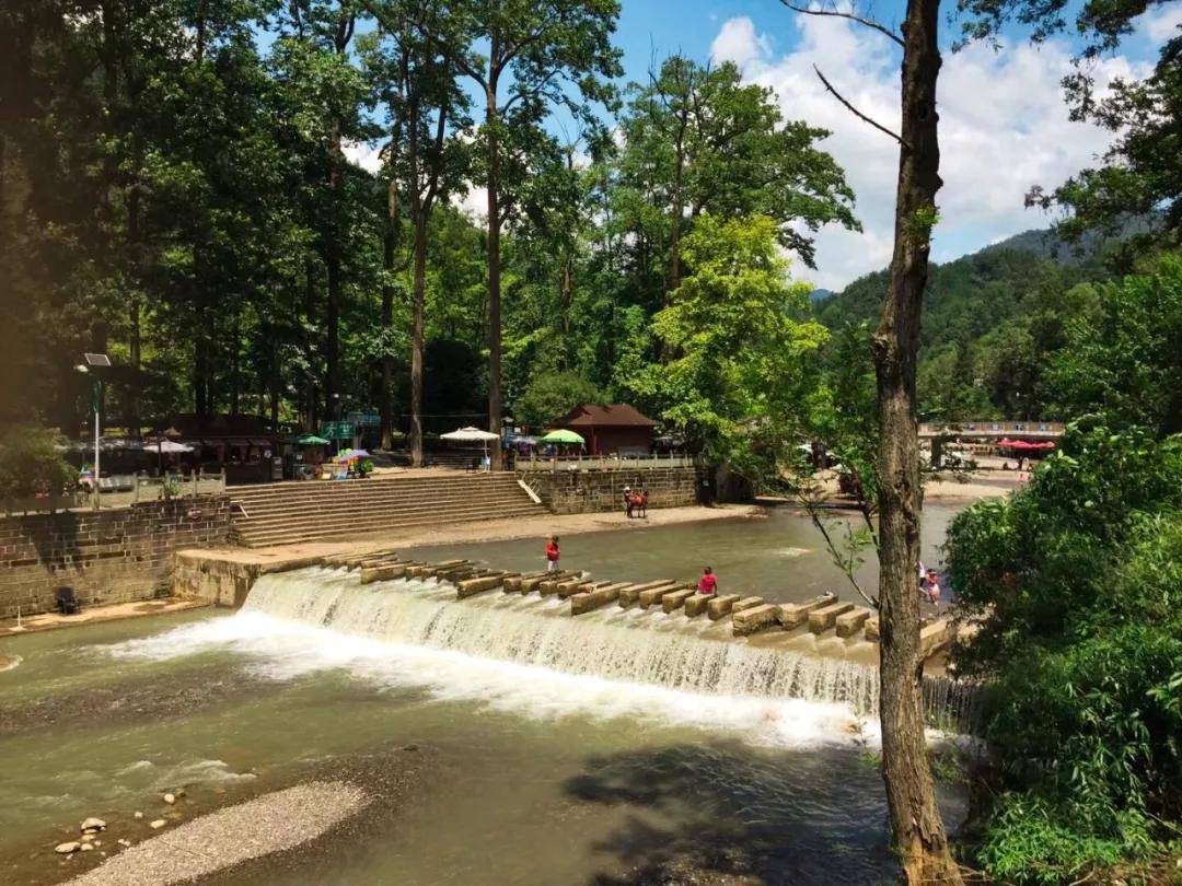 彭州公园在什么位置 563761bf13414c619b47f529b3e7f732.jpeg