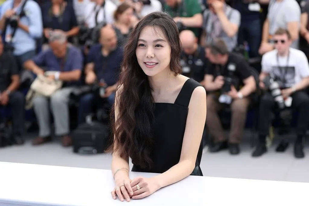 衣橱|世界上所有女生，都需要一个「Lemaire衣橱」