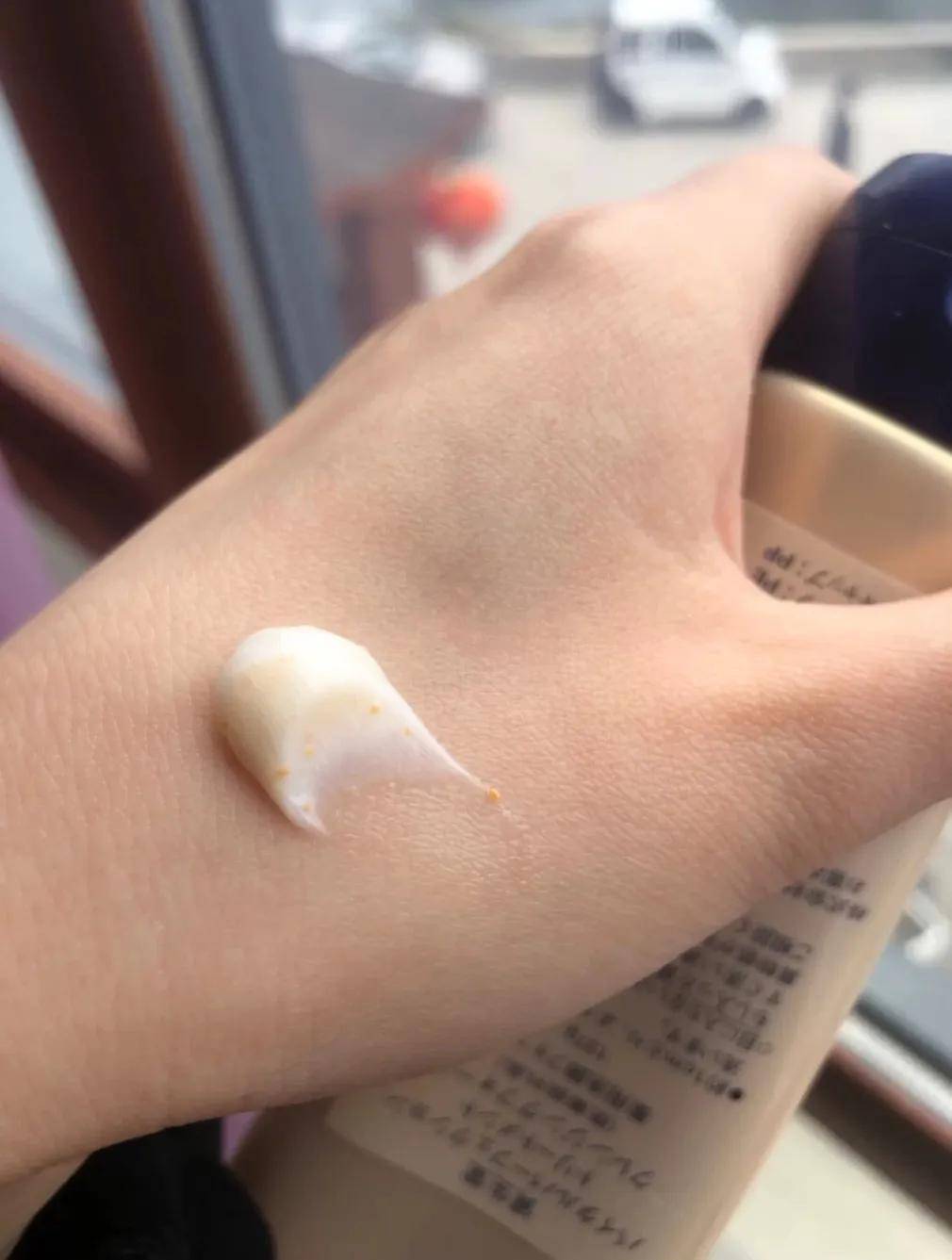 姐妹|直播卸妆想要证明自己是素颜美人,却因太敷衍被嘲假鼻子假脸碰不得?