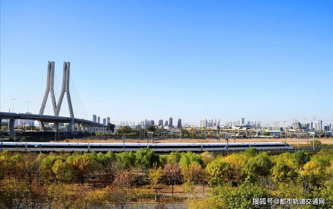 渝港澳大湾区2017年的经济总量_奥港澳大湾区(3)