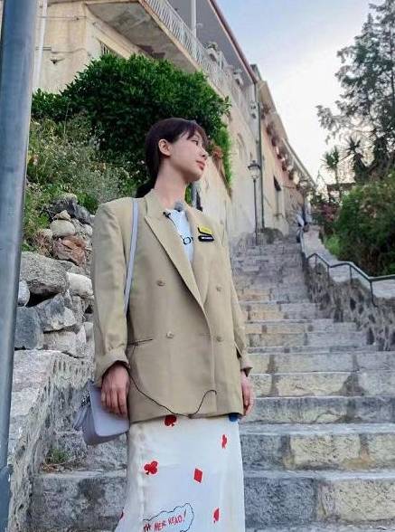 穿法|“五五分”穿搭已经过时了！试试杨紫的“叠穿法”，简直太新潮