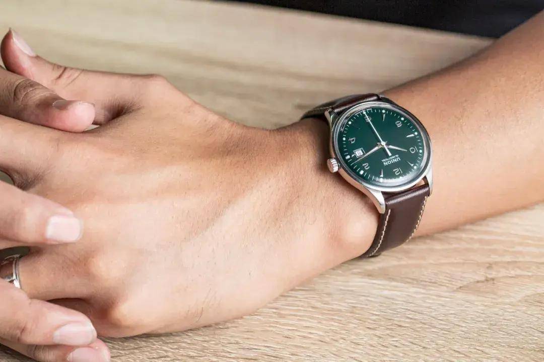 诺拉|男人啊！你被你的手表暴露了