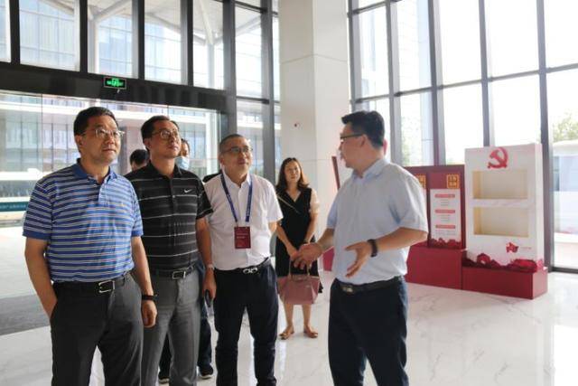 赛迪研究院院长 962241b3311c426f91eb61f8cf29e195.jpeg