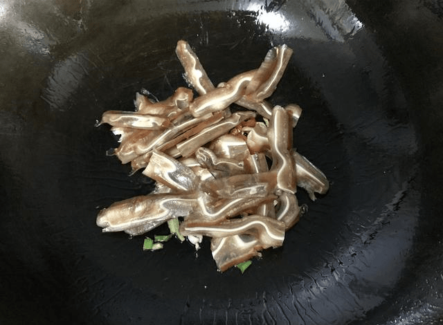 炒什么菜不放盐又好吃 cee69a5cbb214ecd81b055d2b23cba5a.png