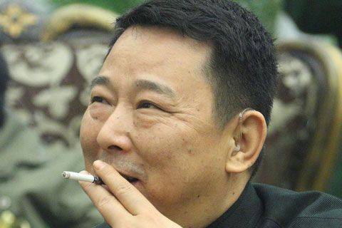 他26岁创业,30岁成亿万富翁,却被仇恨蒙蔽双眼