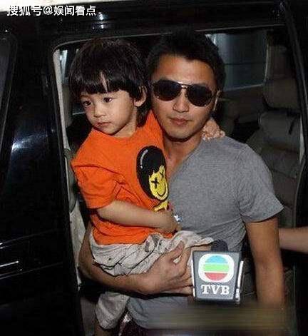 谢振轩和谢霆锋太像了 02a588afeaf8487a85caac0d49c1e49c.jpeg