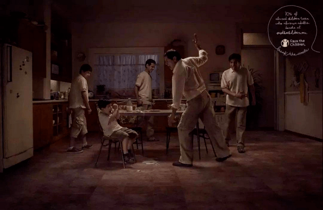 孩子|女童被风筝甩至半空，所幸只是惊吓，群众的举动真的太暖了