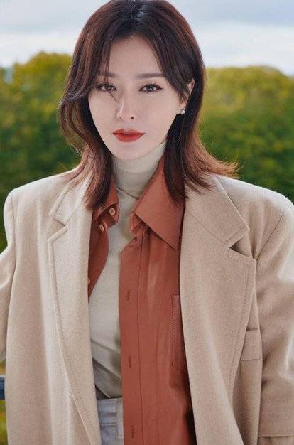 飞龙|原创现代李小龙喊话江疏影：你比秦岚强100倍，永远爱你么么哒