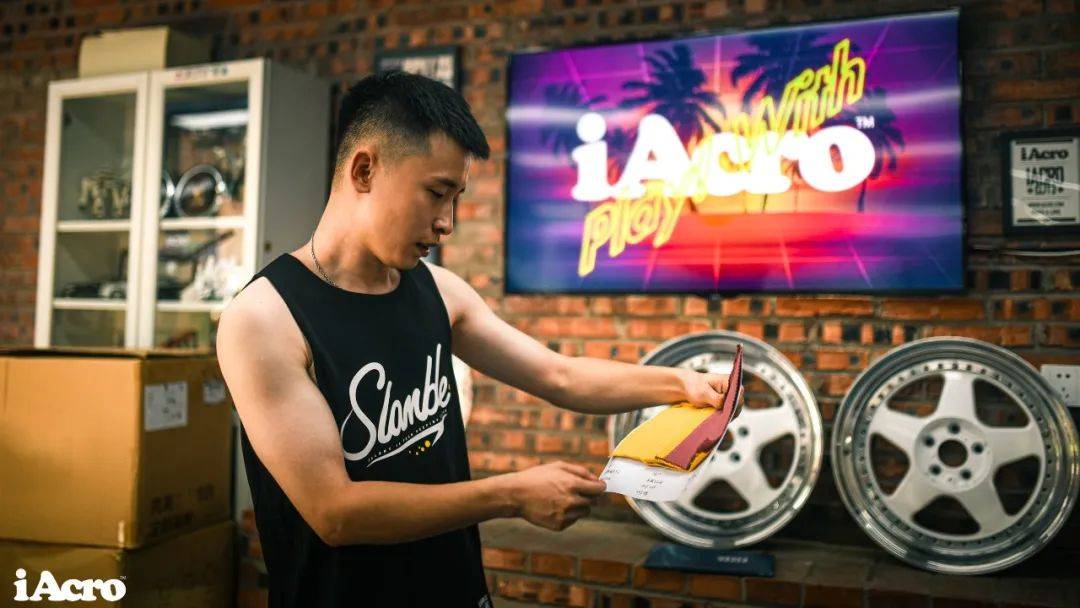 工作|iAcro设计师开什么车？