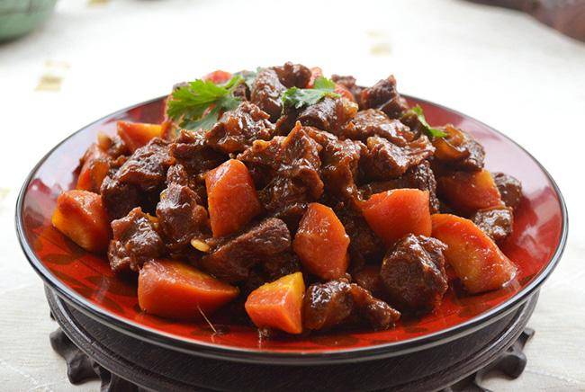 红烧牛肉这么做,软烂可口,这个味道真的香,吃起来喷香