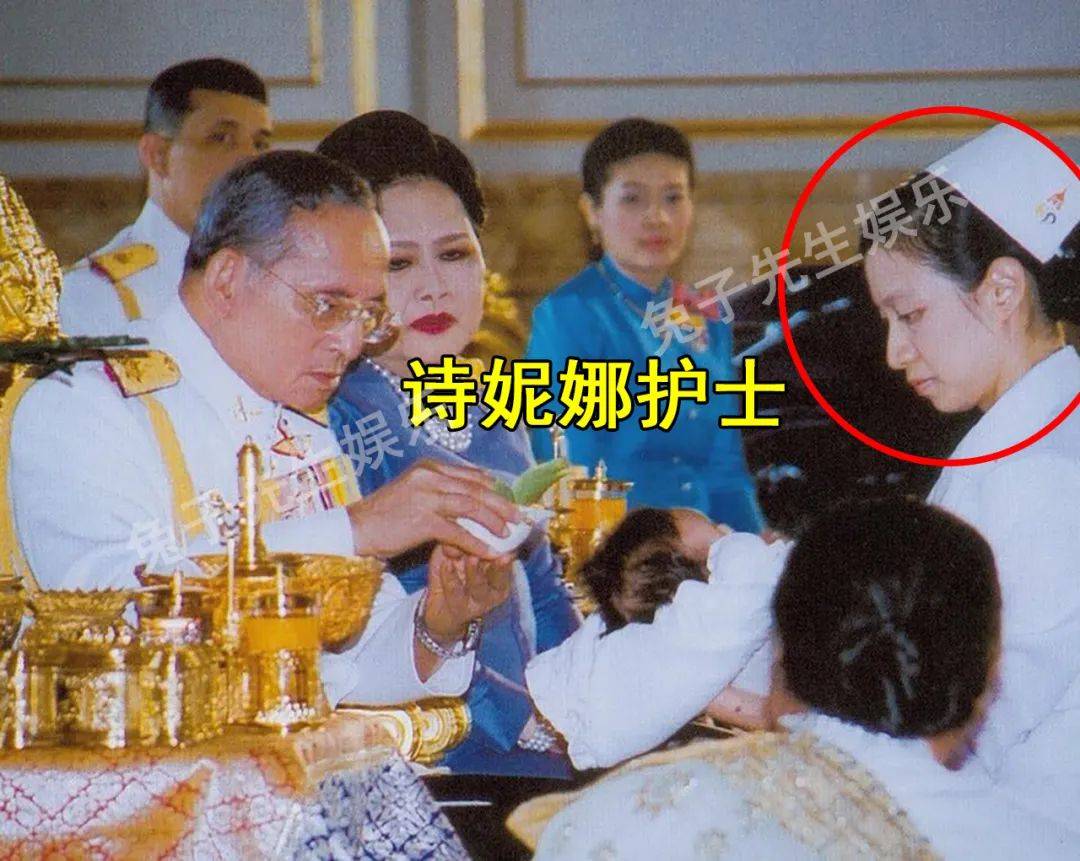 苏提达|泰国王后和贵妃都整容了？开眼、隆鼻迹象明显，难怪都在逆生长！