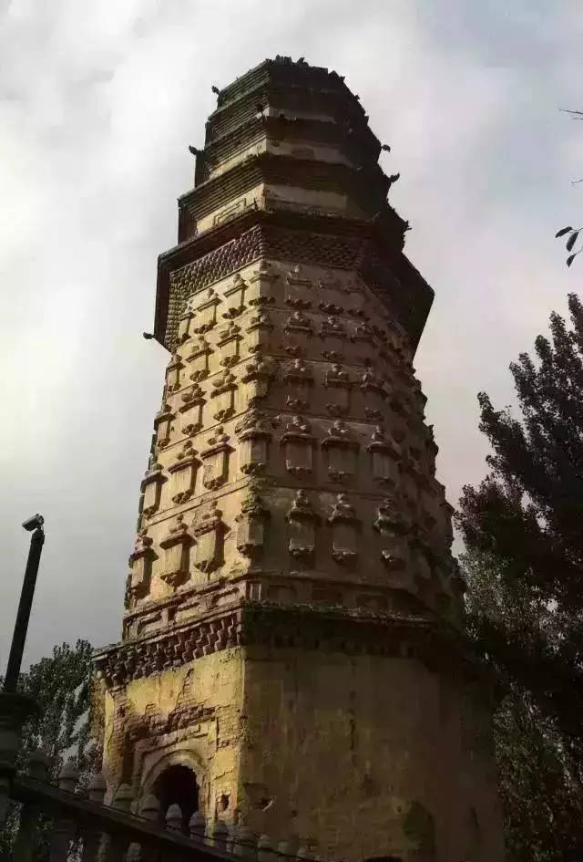 河北曲阳修德寺塔1953年在河北省曲阳县城西南修德寺塔基下发现,1954