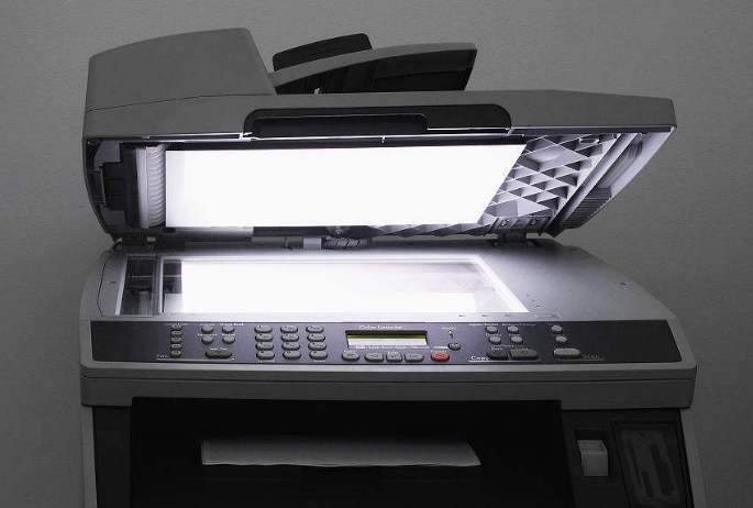 世界上第一台干式静电复印机是谁发明的?