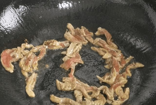 怎么把肉切成细丝 f74b8fde3bd4416787add90b0a397b90.png
