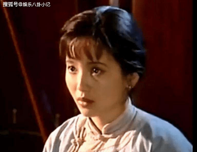 国家一级演员嫁给初恋非常幸福如今54岁与世无争美过20岁女儿