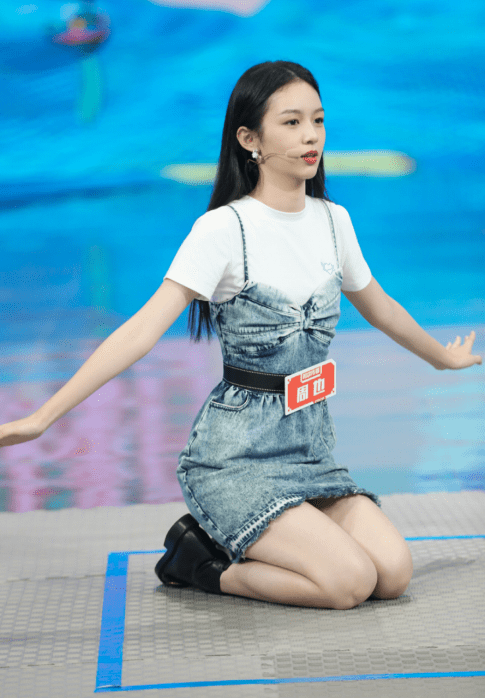 周也身高对比 b31fa16a79c7479f966ad808ca93a650.png