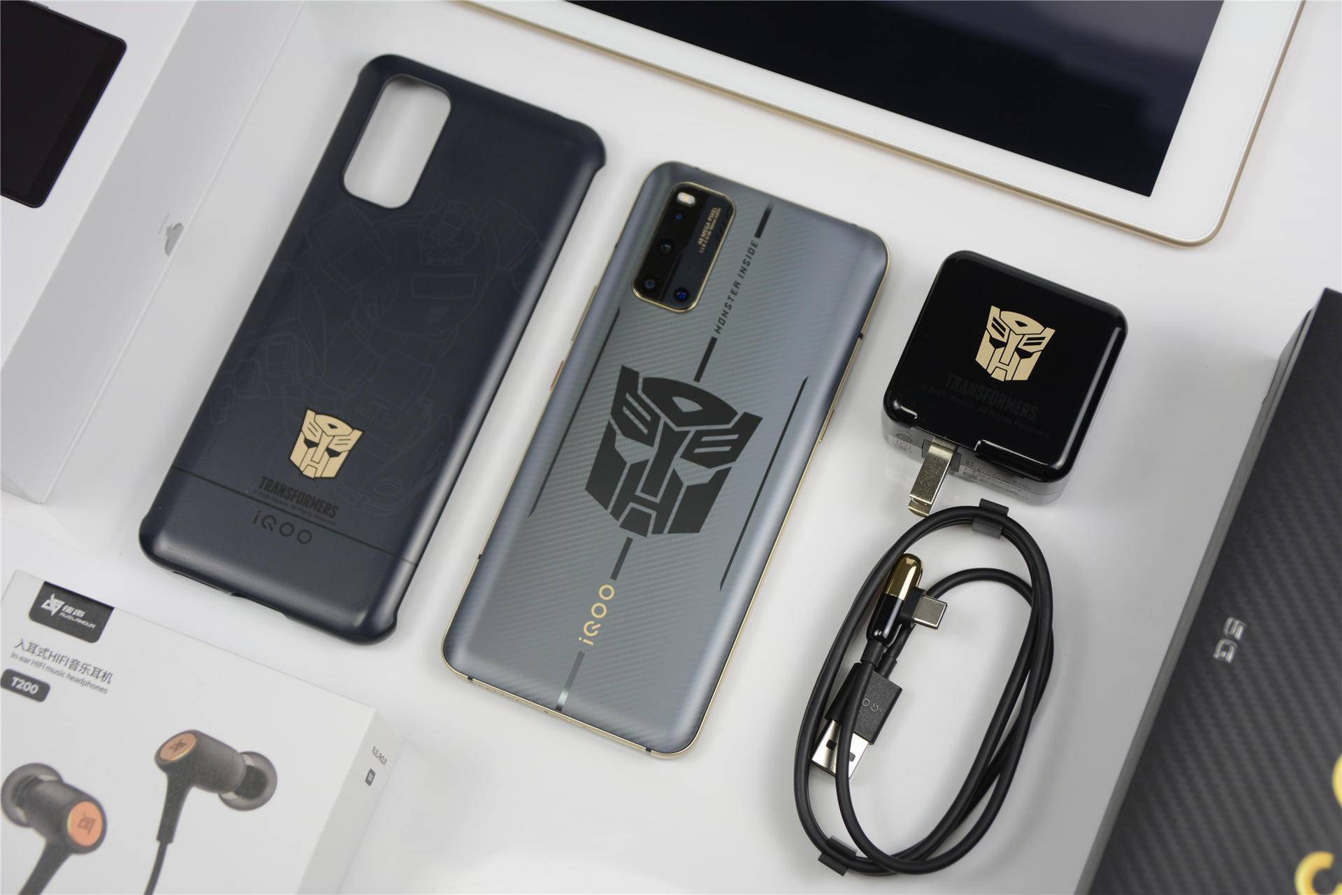 手感|iQOO 3变形金刚限量版，手感一流，要的就是这个范儿