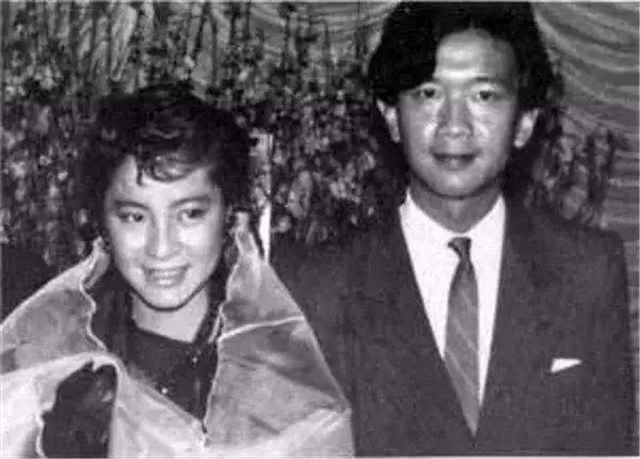 田伟强|原创为捧杨紫琼做明星,亿万富豪买下洪金宝公司,一部港片经典诞生了