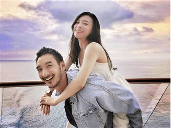 又一高颜值男星求婚成功,女方身材颜值都在线