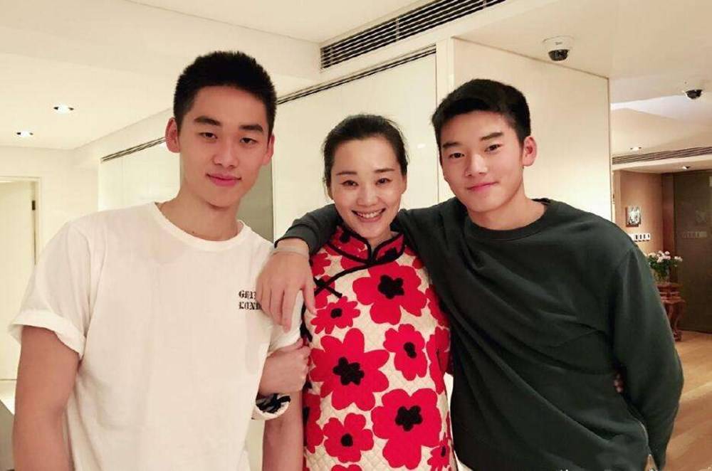 大儿子|有种养育方式叫做“林依轮”,大儿子学霸,小儿子超模,让人羡慕