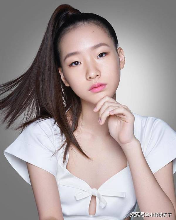 女儿|小S女儿首个代言 14岁大女儿许曦文五官端正气质不输超模