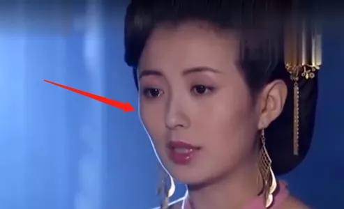 杨童舒|明明跟郭碧婷共用一张脸，她怎么就是恶毒女配的下场？