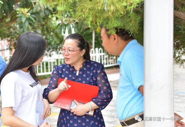 湘潭|发挥引领作用 播撒梦想种子——湘潭市十一中航模表演队赴育才学校表演