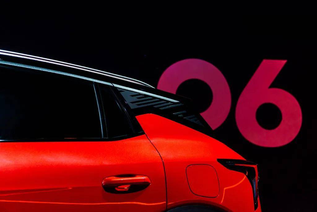 路知遥|为了让自己“年轻”一点，你都不知道车企们有多拼……