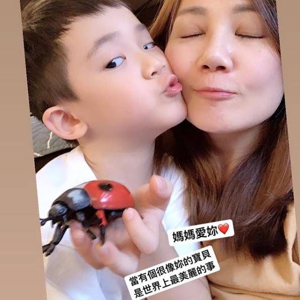 今年|原创梁静茹六度入围歌后，自曝离婚初期偶落泪，对爱情仍抱有期待