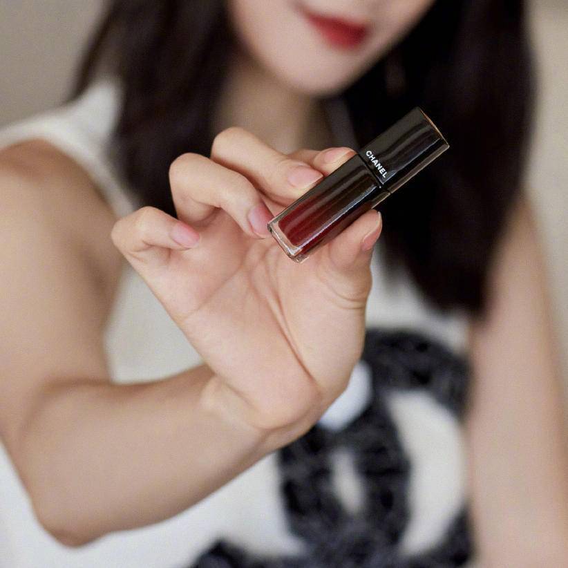 枫色|在这个慵懒限定的季节，将秋天的枫色抹在唇上