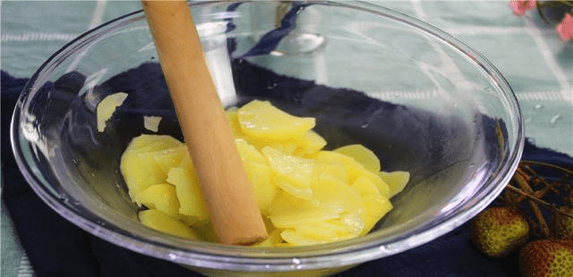 土豆加糯米粉的做法教程 f83de0ae684f44d299afe514075258ec.png